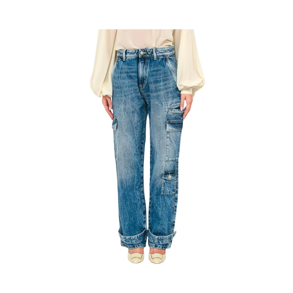 immagine frontale pantalone jeans da donna con strappi